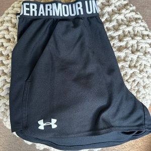 Women’s UA shorts (size small)